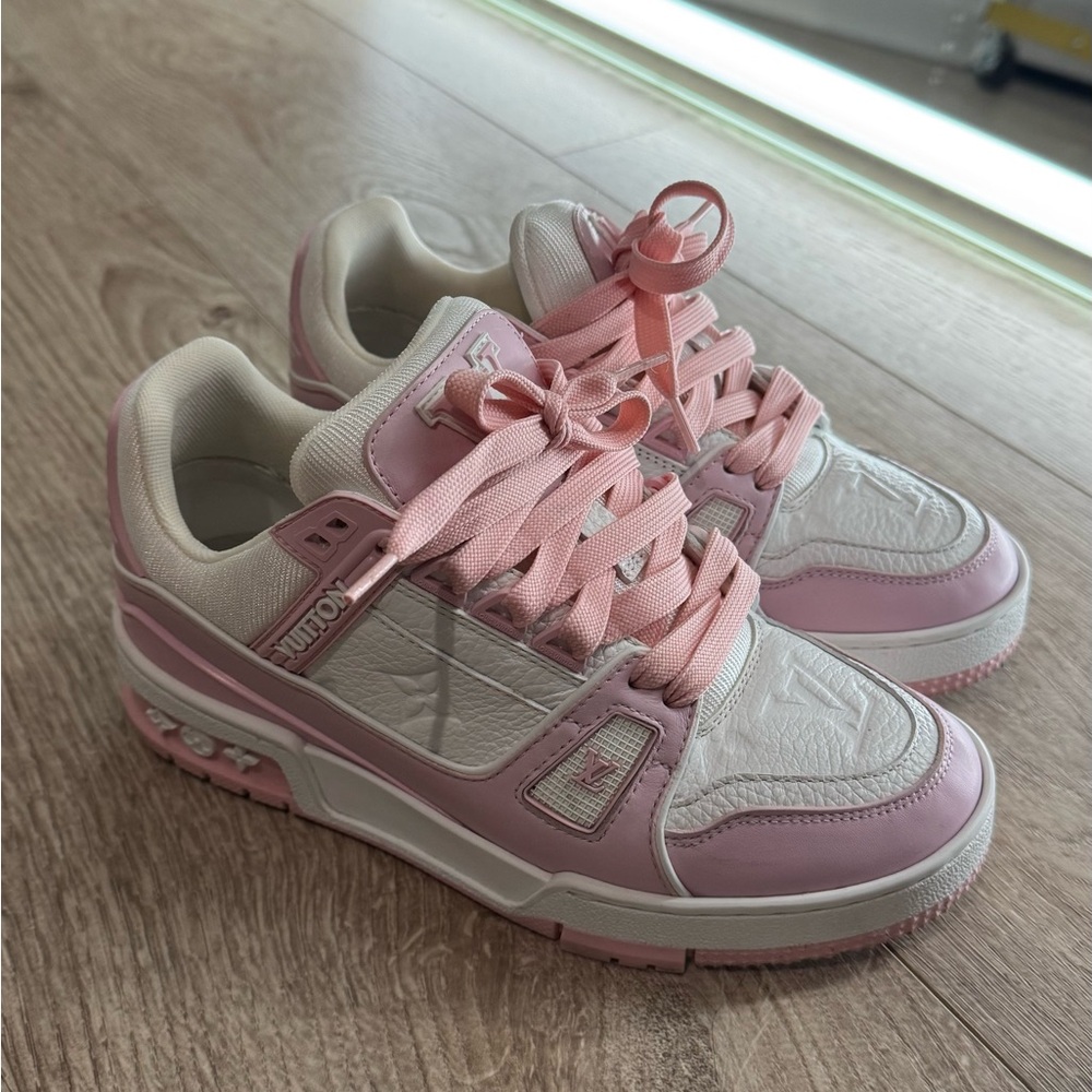 Louis Vuitton Women's Sneakers in Pink and White